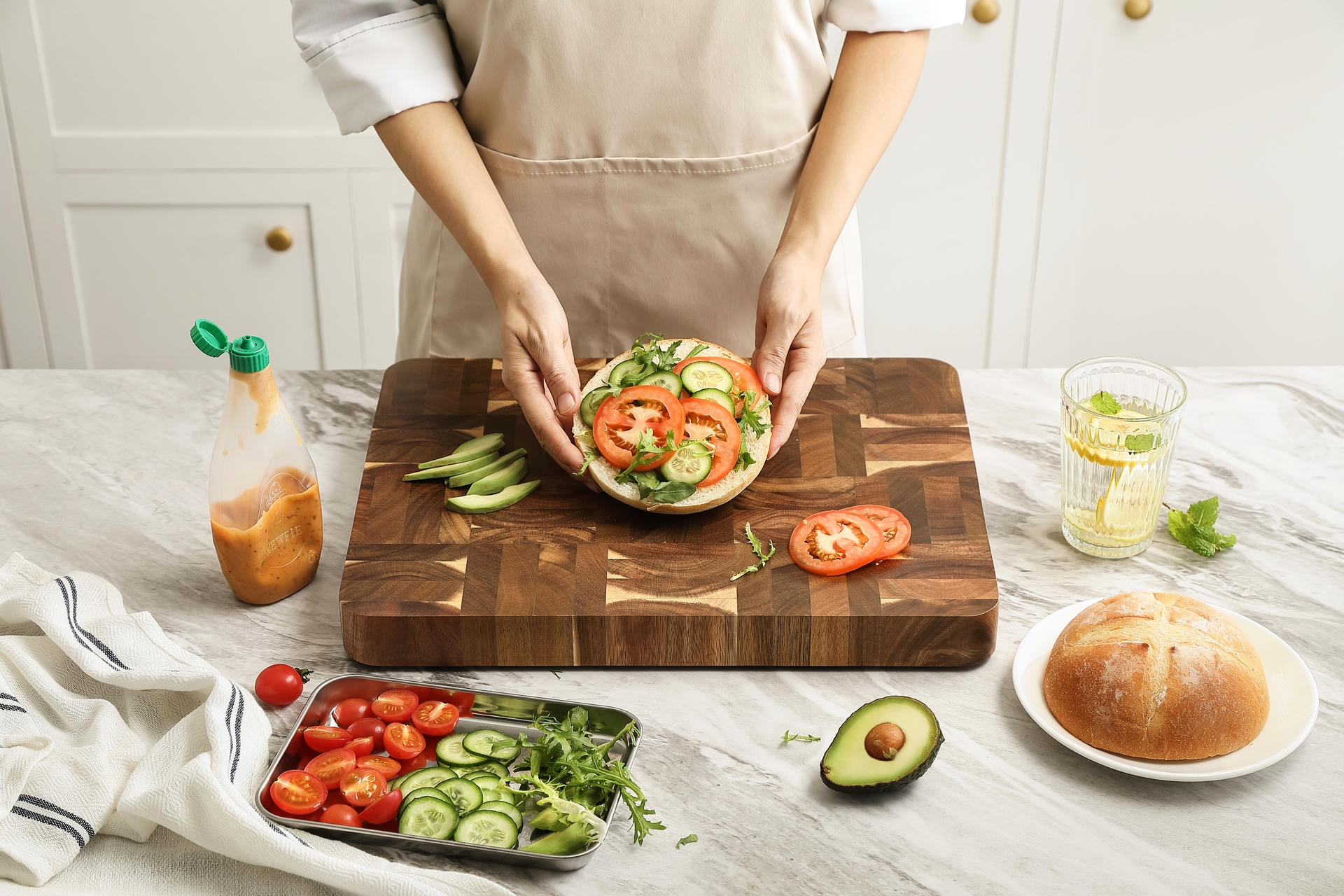 Prezentacja deski podczas krojenia