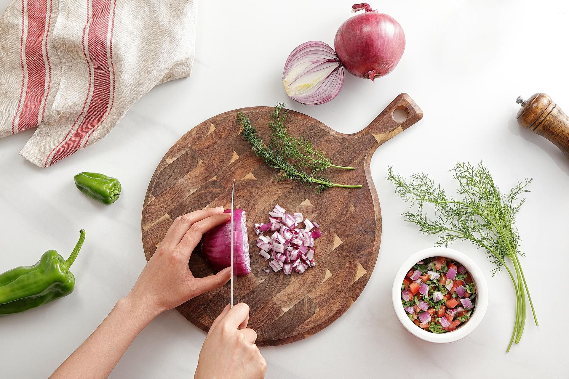 Krojenie na okrągłej desce