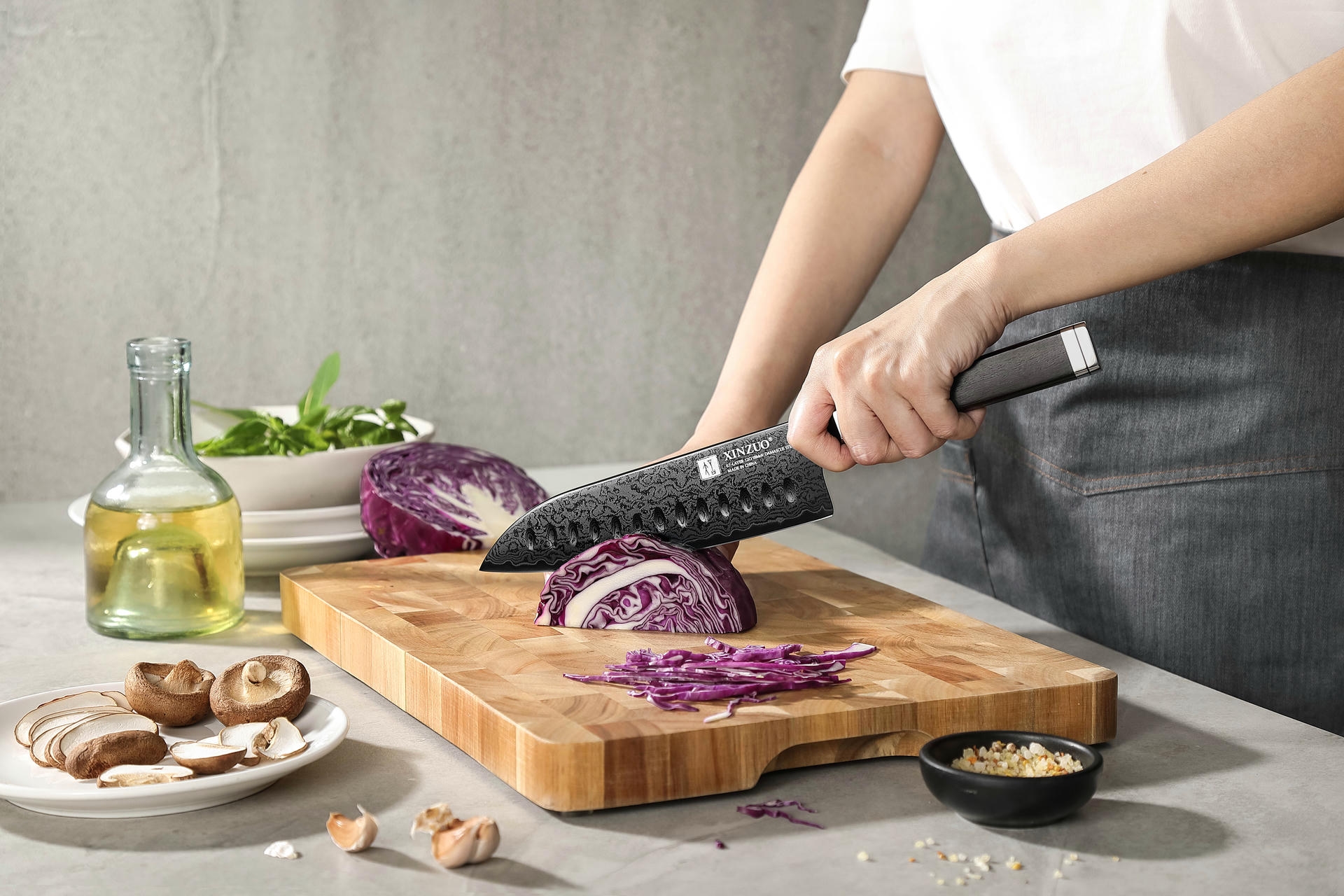 Nóż Santoku XinZuo Ji X08E prezentacja krojenia nożem