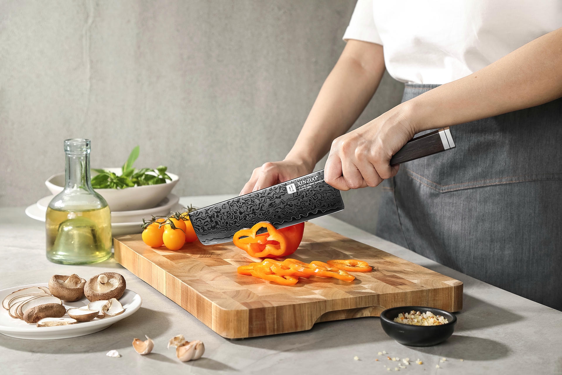 Nóż Nakiri XinZuo Ji X08E prezentacja krojenia nożem