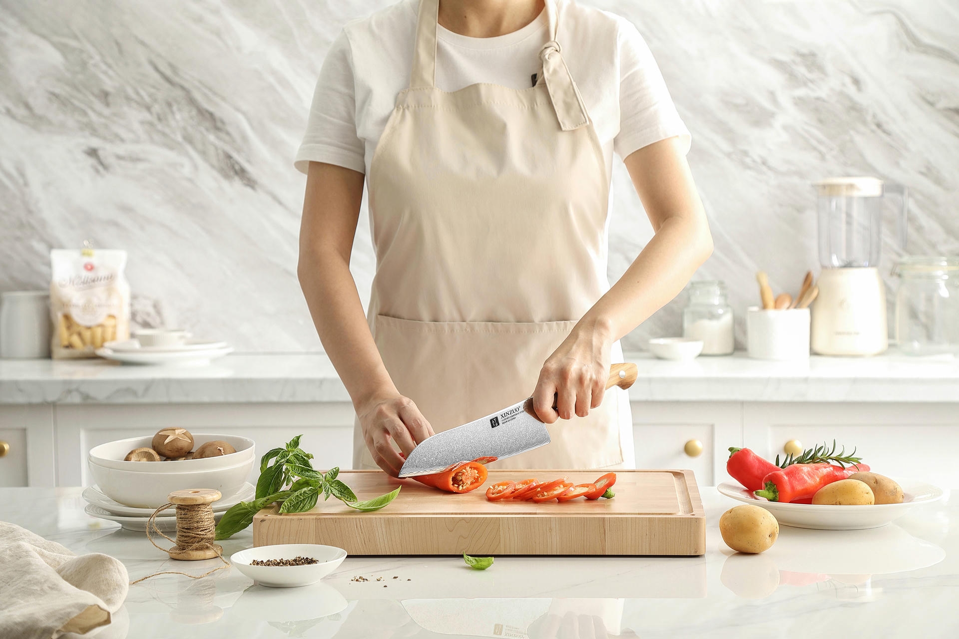 Nóż Santoku XinZuo Pin X02O prezentacja krojenia nożem